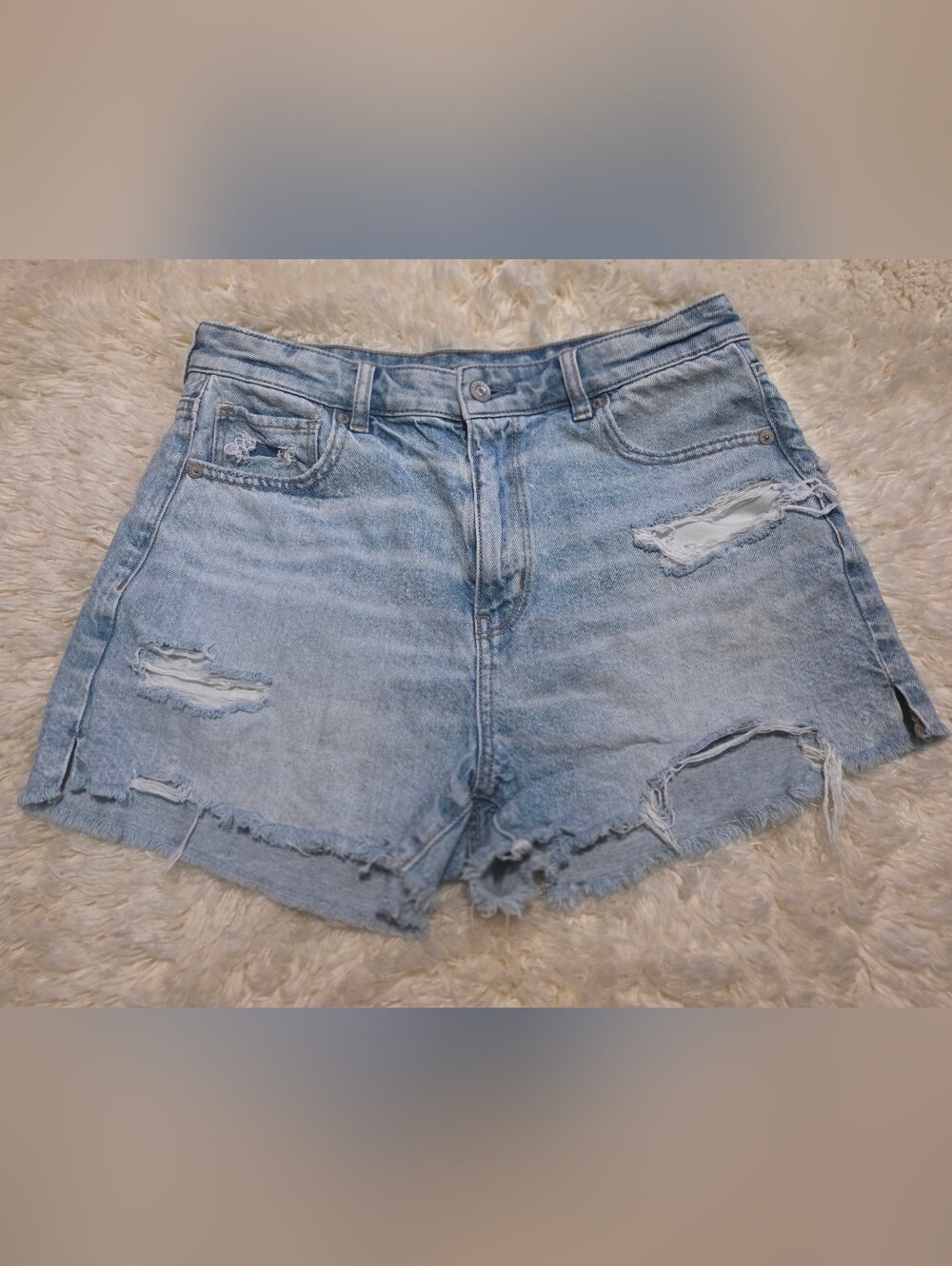 American Eagle Outfitters Light Blue Distressed Denim Mom Shorts Sz. 8